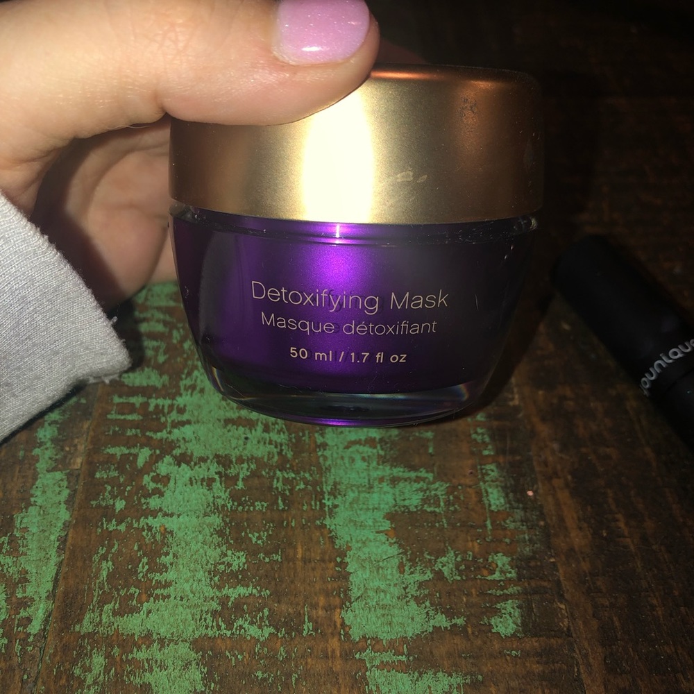 Younique Detoxifying mask